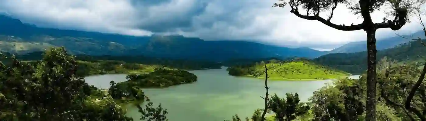 Munnar hills, scenic views from Vinu Holidays – Kerala tour packages